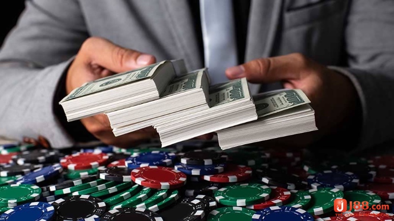 Bankroll Poker có vai trò quan trọng trong việc quản lý dòng tiền ra của người chơi poker