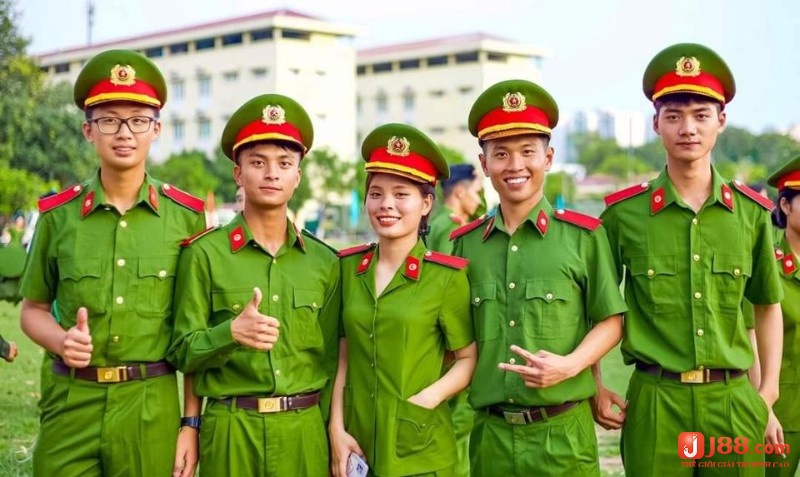 Mơ thấy công an giúp dự đoán chuyện trong tương lai 