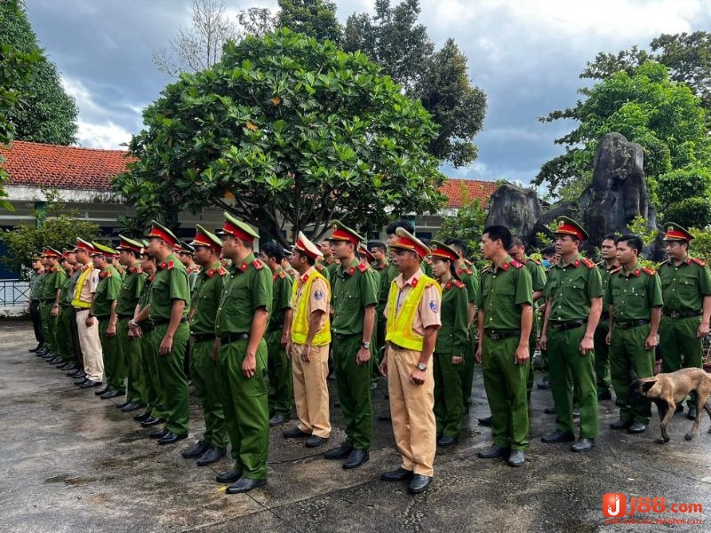 Số đề phát tài phát lộc khi gia chủ mơ thấy công an 